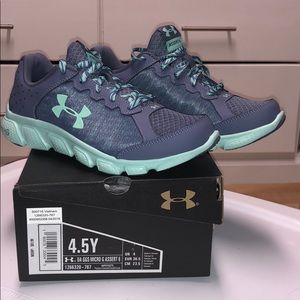 Youth Under Amour running shoes 4.5Y teal/blue